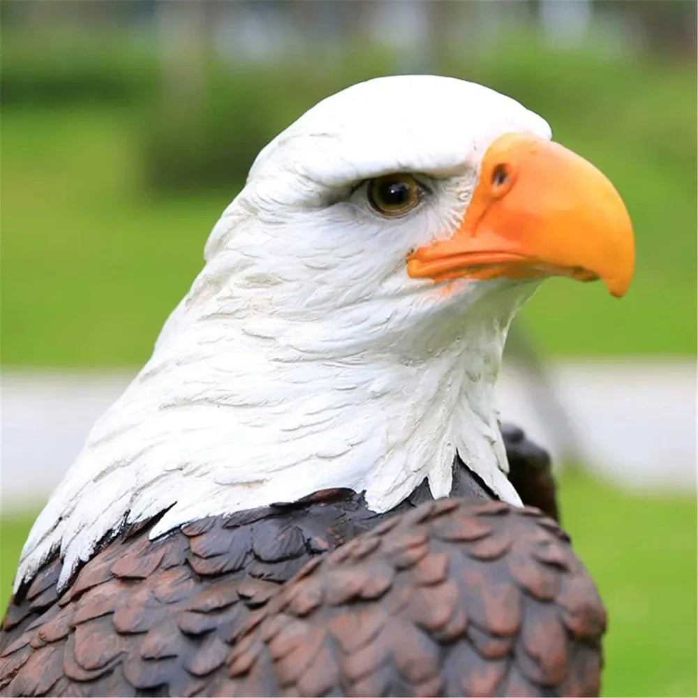 Majestic Bald Eagle Garden Statue Handcrafted Polyresin Outdoor Decorative American