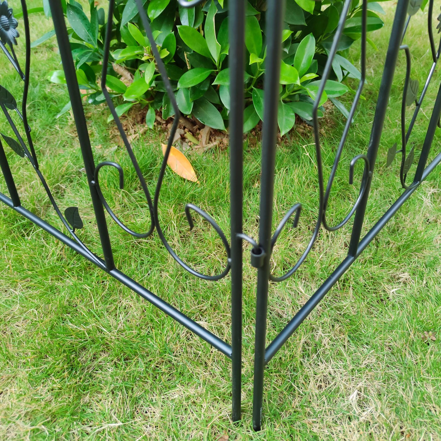 5 Pack Black Coated Steel Decorative Garden Fence Panels 32 By 24 Inch Metal Border Folding Fence